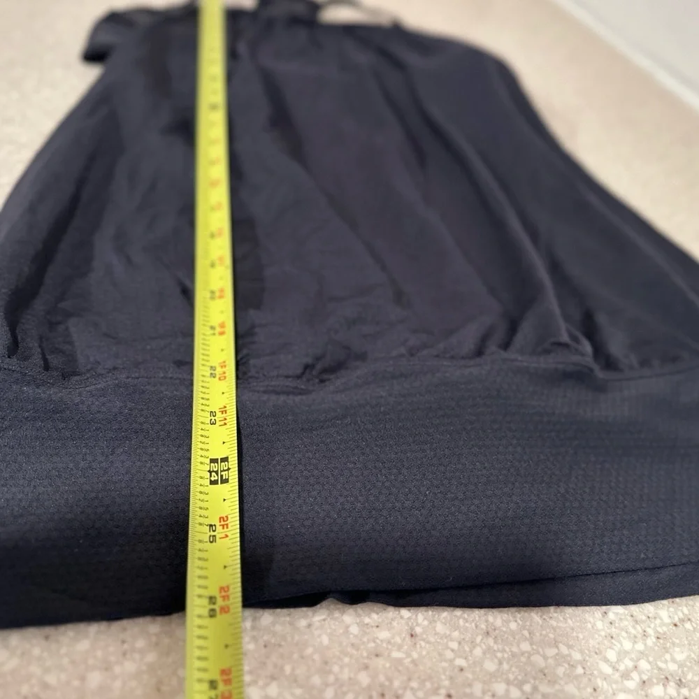 Lululemon No Limit Tank Charcoal Striped Medium Size 6 Bust Lining Loose - Picture 12 of 15